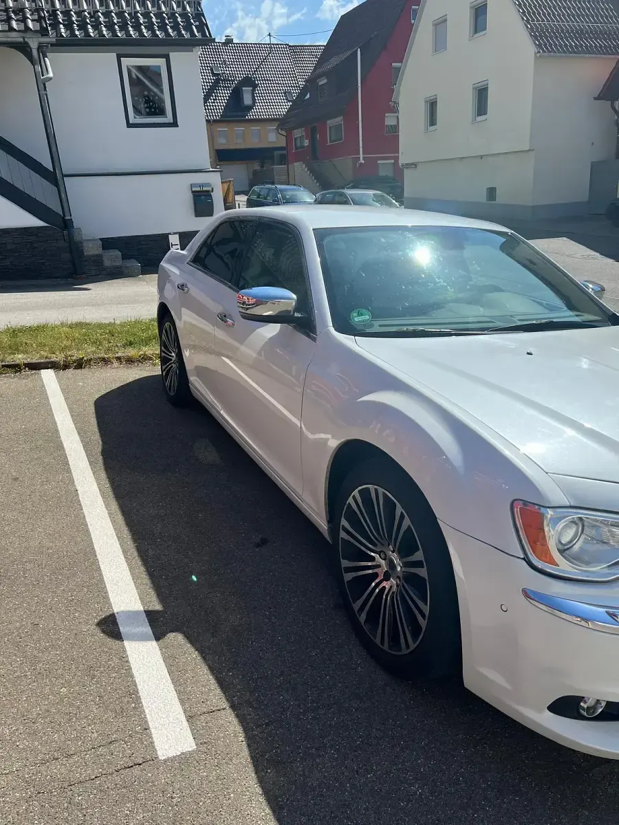 Gebraucht Lancia Thema 239 PS (175 kW) 2012 Weiß Limousine