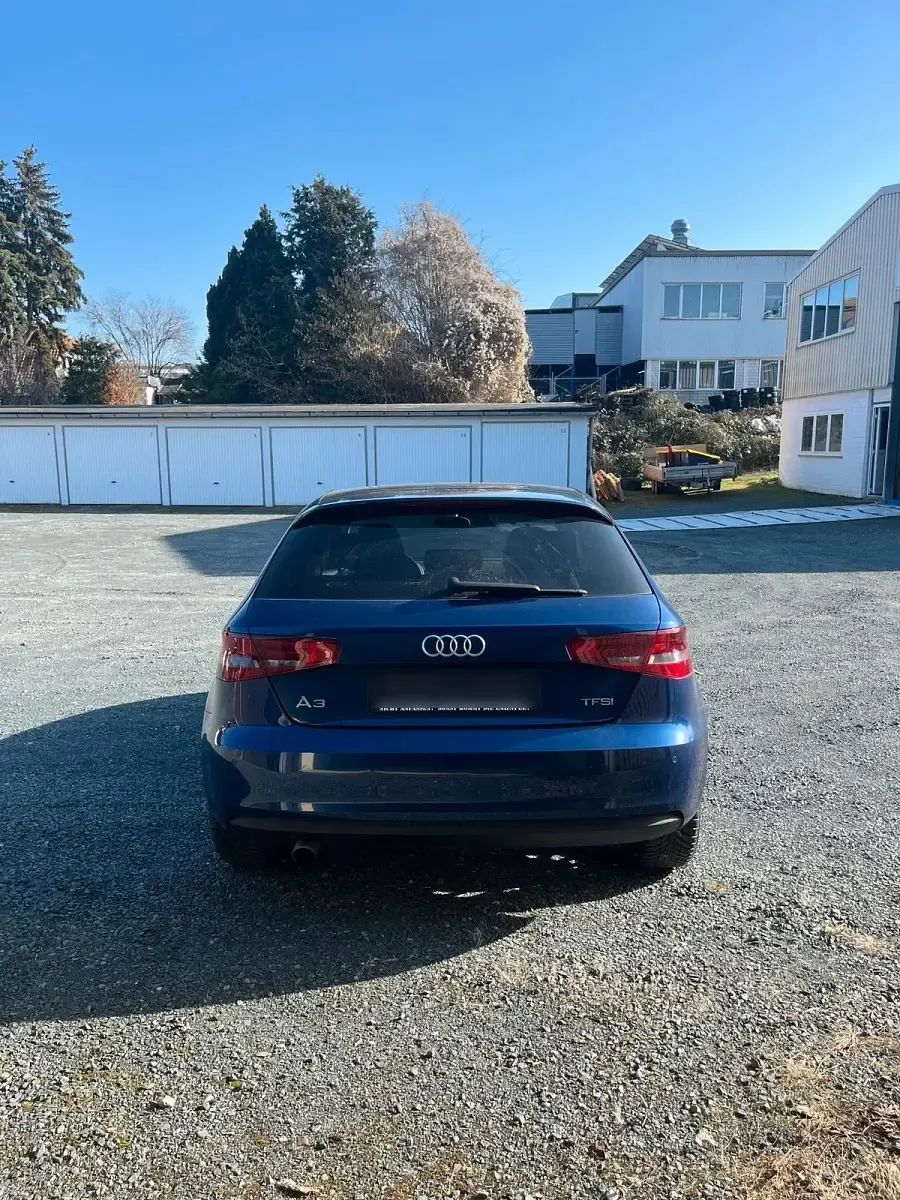 Gebraucht Audi A3 Ambiente 105 PS (77 kW) 2014 Blau Coupé