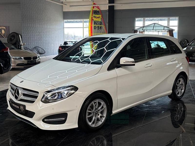 Gebraucht Mercedes B200 Business 156 PS (114 kW) 2017 Weiß Van / Kleinbus
