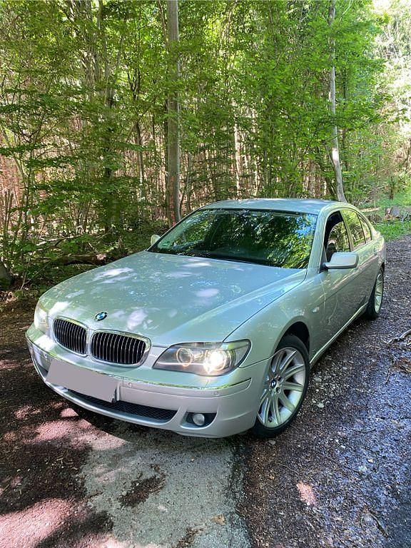 Silber Gebraucht 2007 BMW 750 Limousine | 9.500 € (Guter Preis) - Bild 1/4