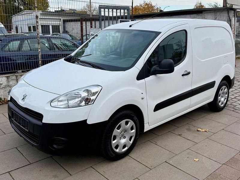 Lack weiss banquise/deckende l Gebraucht 2015 Peugeot Partner Avantage Van | 5.780 € (Fairer Preis) - Bild 1/4