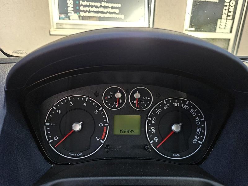 Gebraucht Ford Fiesta 59 PS (43 kW) 2006 Blau Kleinwagen