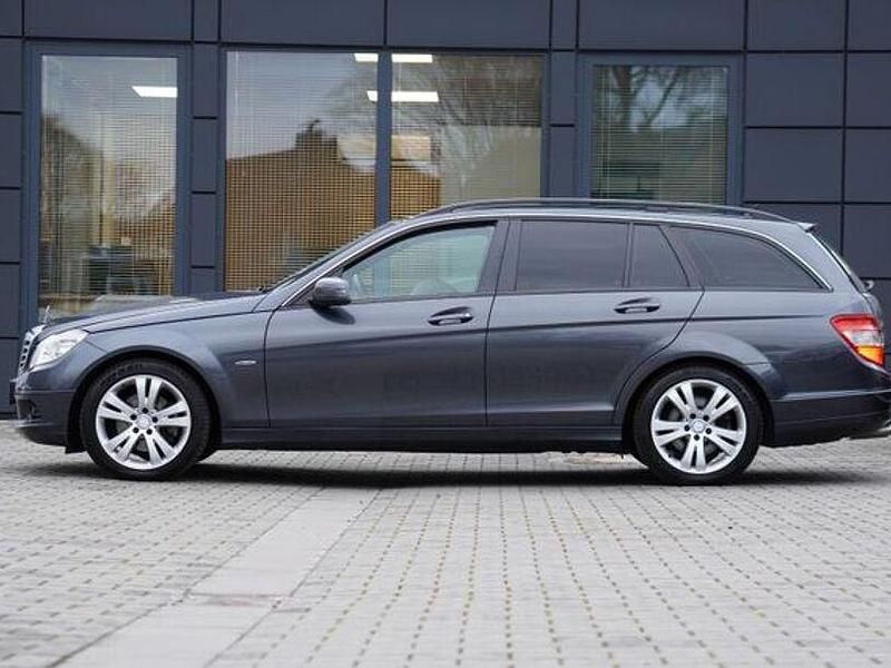 Gebraucht Mercedes C220 170 PS (125 kW) 2010 Tenoritgrau Kombi