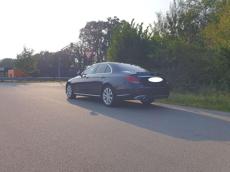 Gebraucht Mercedes E400 340 PS (250 kW) 2018 Blau Limousine