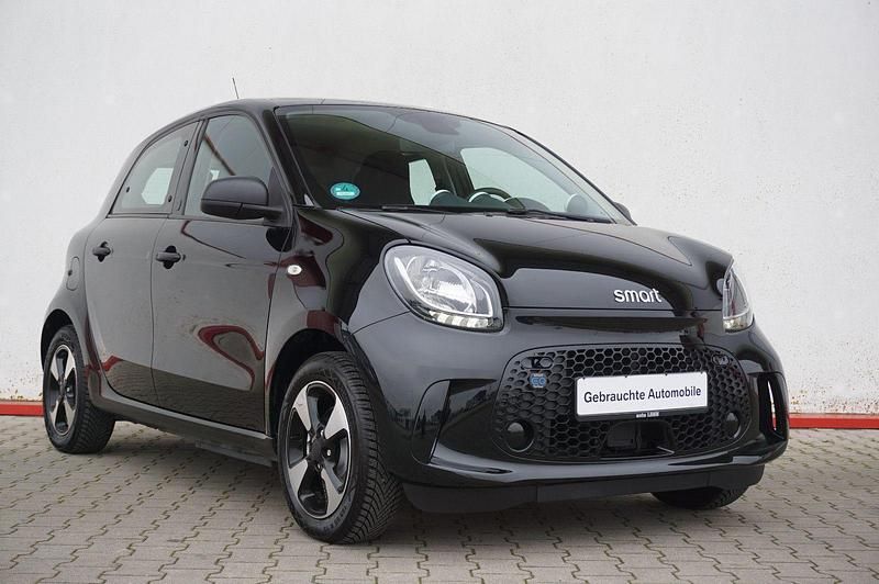 Schwarz (metallic) Gebraucht 2020 Smart ForFour Electric Drive Kleinwagen | 7.190 € (Guter Preis) - Bild 1/4
