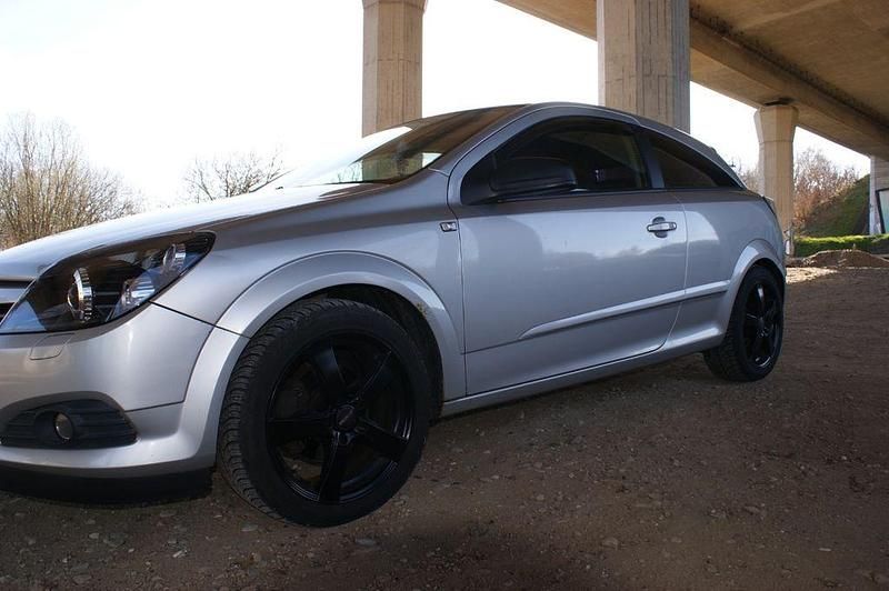 Gebraucht Opel Astra GTC 125 PS (91 kW) 2005 Silber Limousine