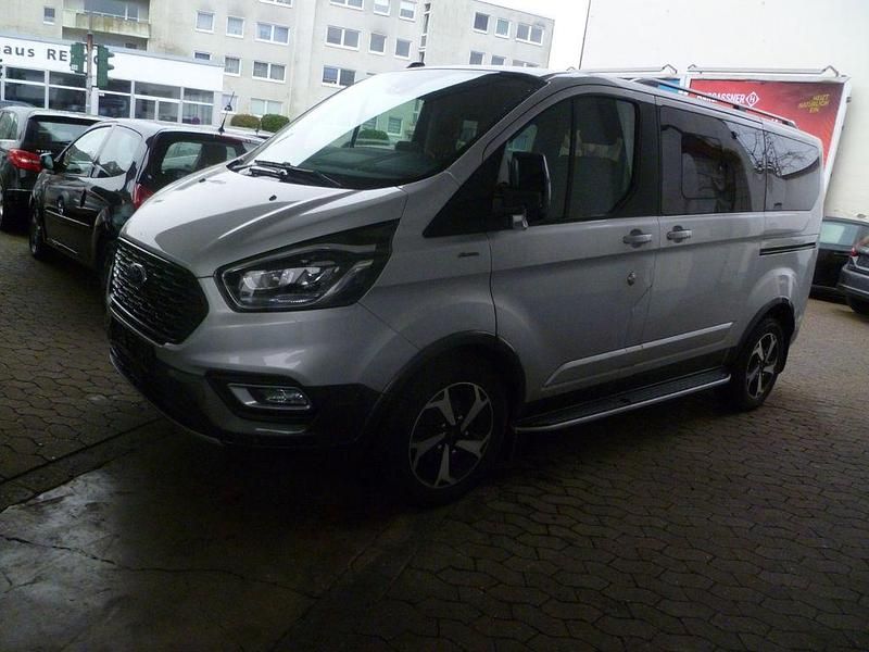 Gebraucht Ford Tourneo 185 PS (136 kW) 2022 Silber Kombi