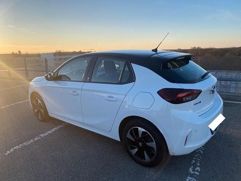 Gebraucht Opel Corsa-e Edition 100 kW (136 PS) 2021 Weiß Kleinwagen