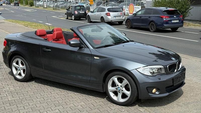 Gebraucht BMW 118 Cabriolet Sport Line 143 PS (105 kW) 2012 Grau Cabrio