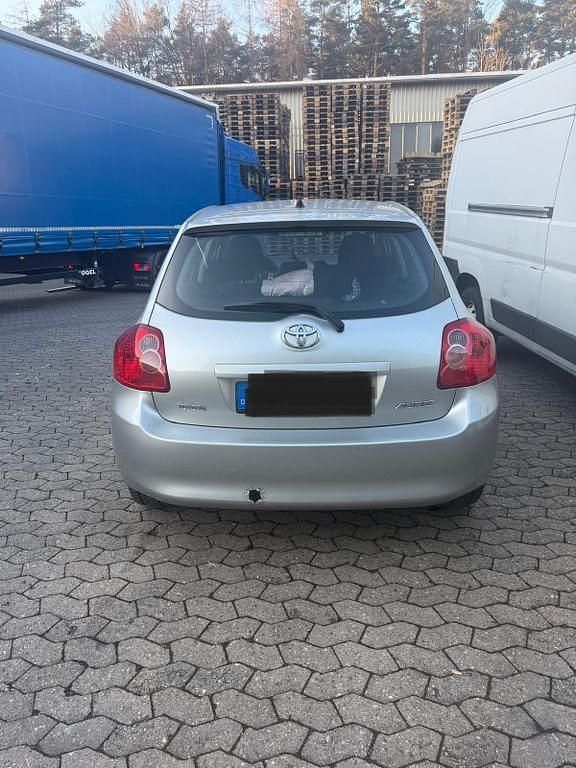 Gebraucht Toyota Auris 97 PS (71 kW) 2007 Silber Limousine