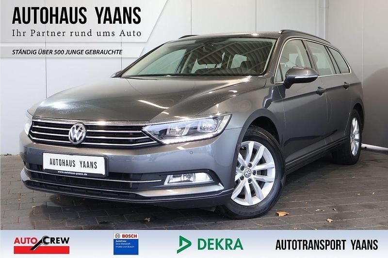 Grau Gebraucht 2016 VW Passat Comfortline Limousine | 12.989 € (Superpreis) - Bild 1/4