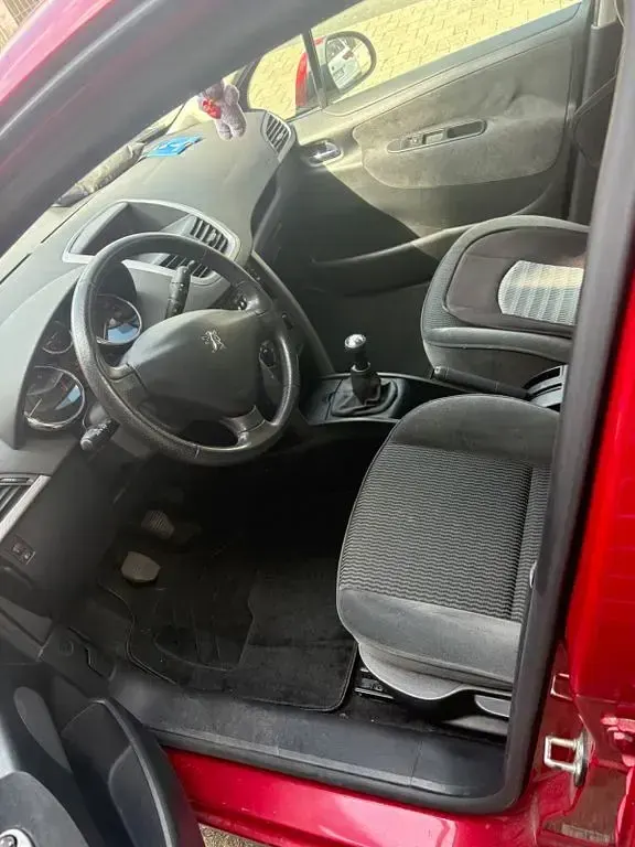 Gebraucht Peugeot 207 88 PS (64 kW) 2006 Rot Limousine