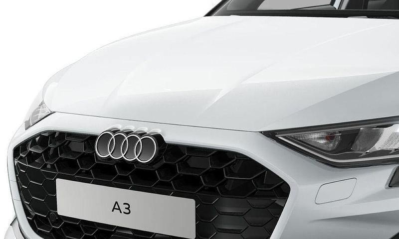 Gebraucht Audi A3 Advanced 116 PS (85 kW) 2025 Gletscherweiß metallic Limousine