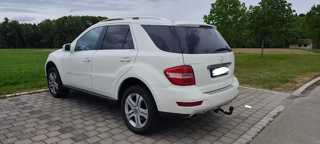 Gebraucht Mercedes ML350 Edition 231 PS (169 kW) 2011 Weiß SUV