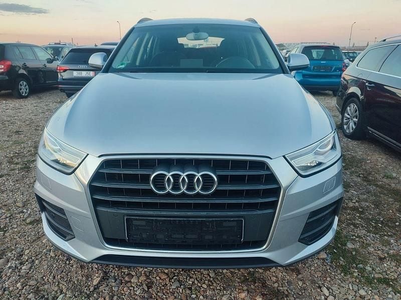 Grau Gebraucht 2015 Audi Q3 Design SUV | 12.290 € (Fairer Preis) - Bild 1/4