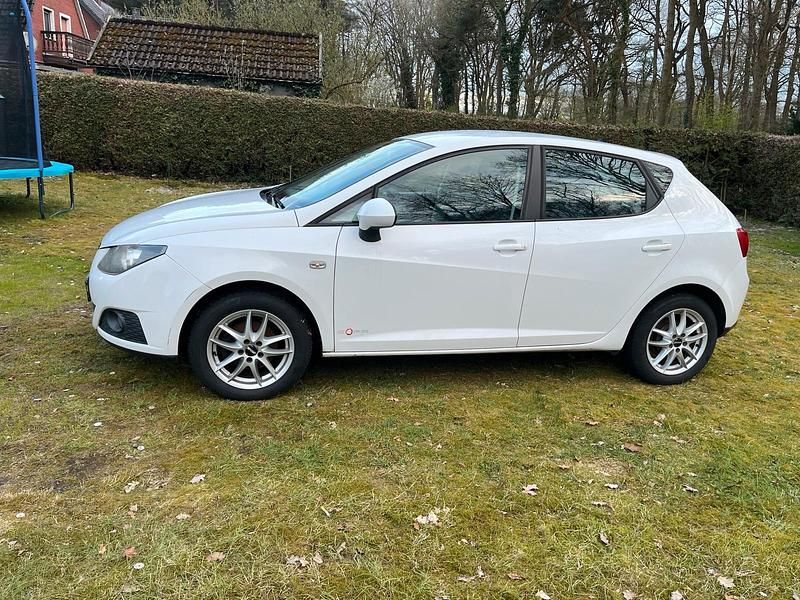 Gebraucht Seat Ibiza 90 PS (66 kW) 2011 Weiß Limousine