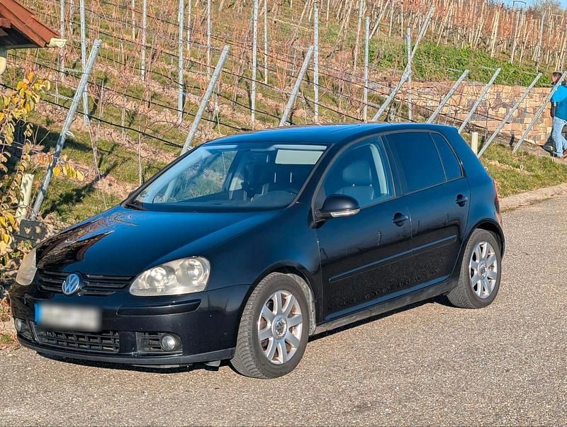 Schwarz Gebraucht 2005 VW Golf V Kleinwagen | 4.000 € (Teuer) - Bild 1/4