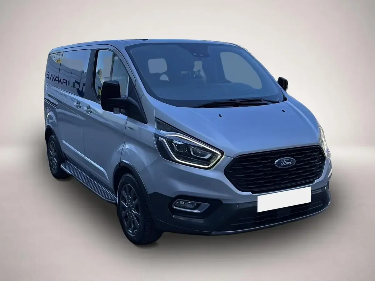 Gebraucht Ford Tourneo Custom Active 185 PS (136 kW) 2022 Manufacturer Van