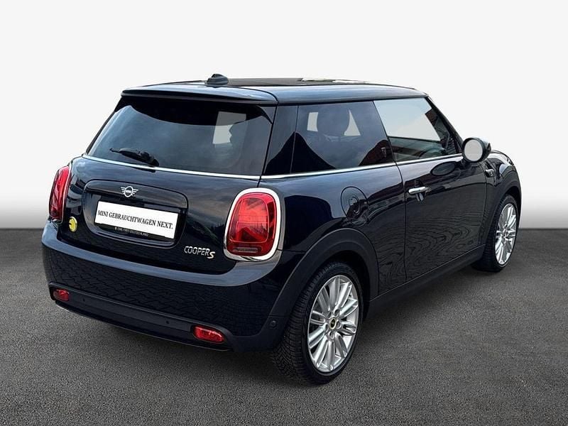 Gebraucht Mini Cooper SE 135 kW (184 PS) 2023 Schwarz Kleinwagen