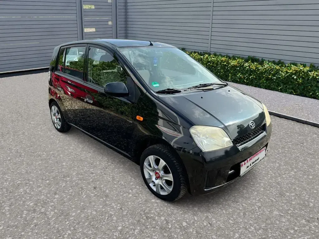 Gebraucht Daihatsu Cuore Plus 58 PS (42 kW) 2004 Schwarz Kleinwagen