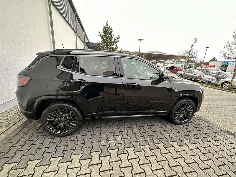 Gebraucht Jeep Compass 150 PS (110 kW) 2022 Schwarz SUV