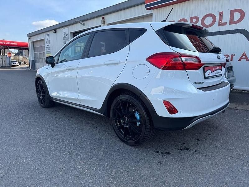 Używany Ford Fiesta Active 140 KM (102 kW) 2018 Biały Hatchback