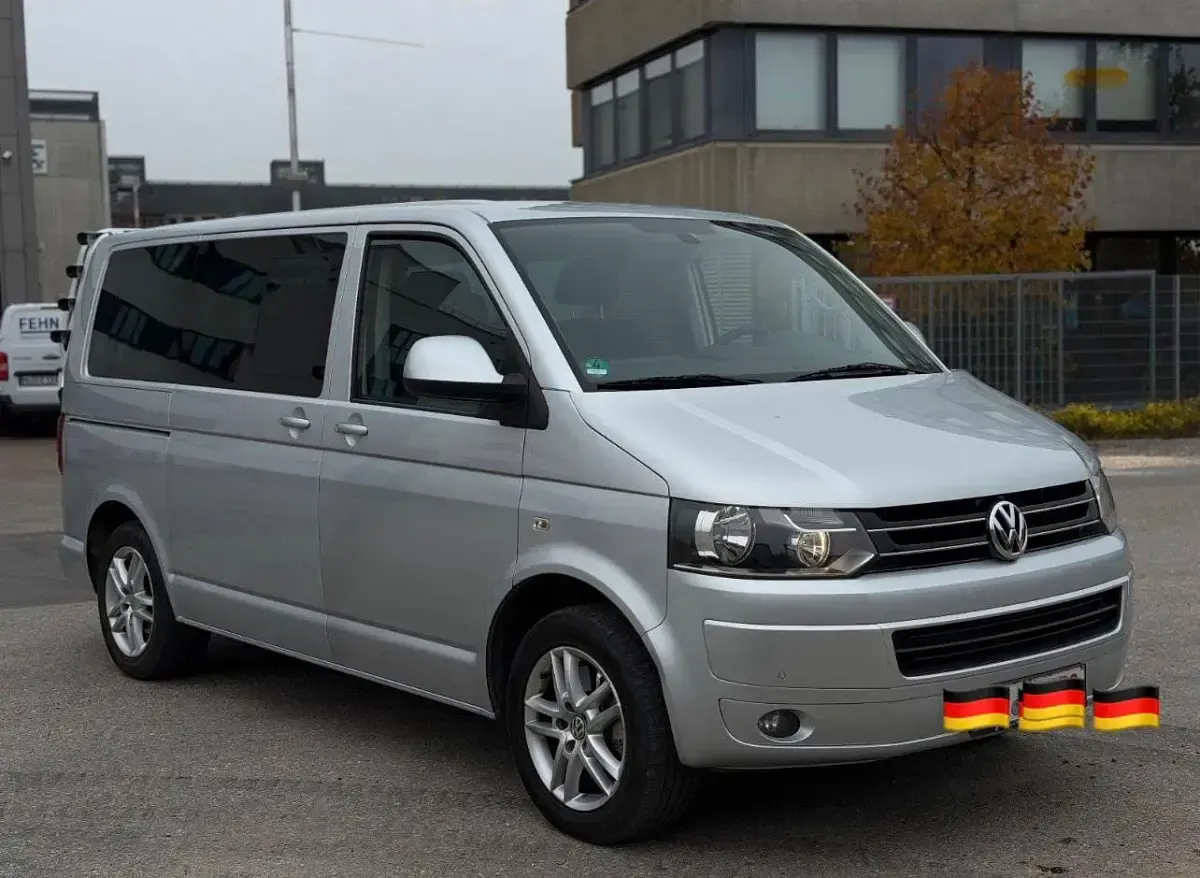 Gebraucht VW Multivan 180 PS (132 kW) 2011 Silber Van / Kleinbus