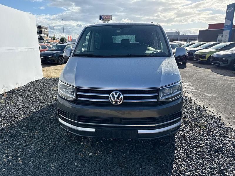 Gebraucht VW Caravelle Highline 204 PS (150 kW) 2017 Grau Van