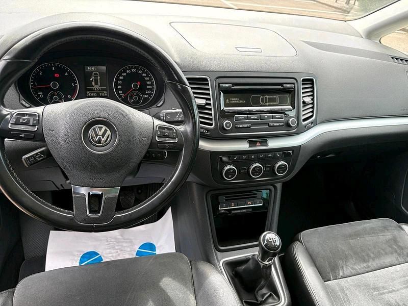 Gebraucht VW Sharan 140 PS (102 kW) 2015 Blau Van / Kleinbus