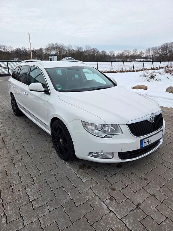 Gebraucht Skoda Superb Elegance 160 PS (117 kW) 2009 Weiß Kombi