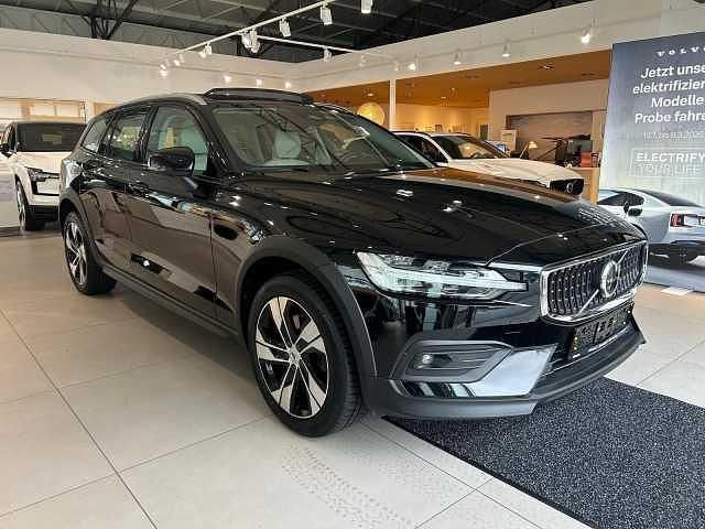 Gebraucht Volvo V60 CC 145 PS (106 kW) 2023 Kombi