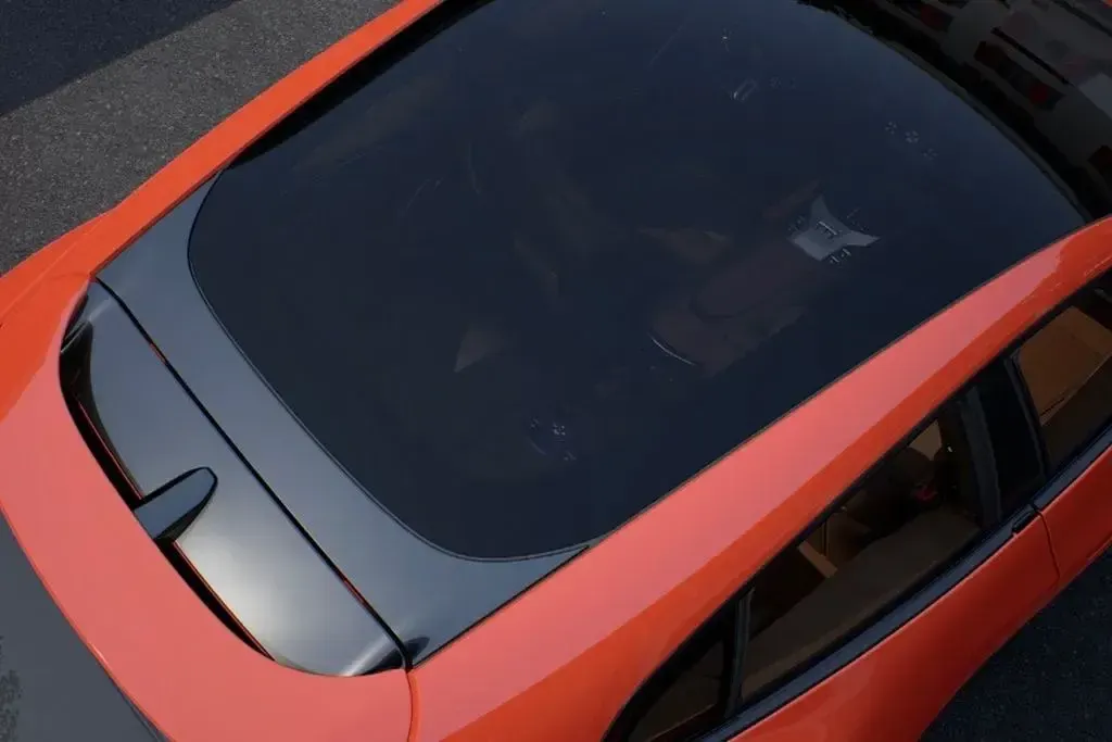 Neu Ferrari Purosangue 725 PS (533 kW) 2026 Rosso corsa SUV