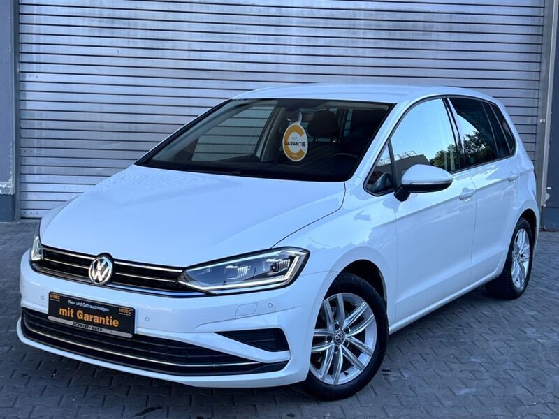 Weiß Gebraucht 2018 VW Golf Sportsvan Van / Kleinbus | 16.900 € (Fairer Preis) - Bild 1/4