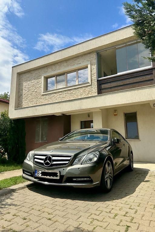 Braun Gebraucht 2012 Mercedes 220 | 16.500 € - Bild 1/4