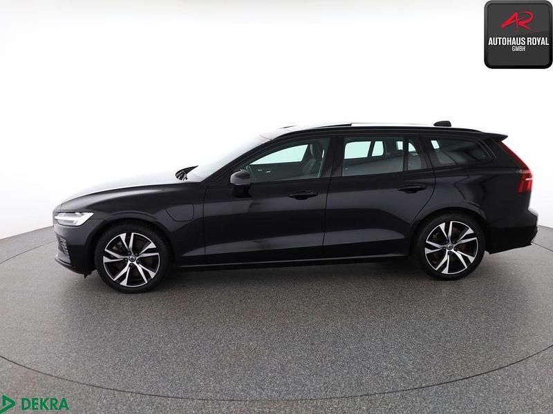 Gebraucht Volvo V60 Plus 253 PS (186 kW) 2022 Onyx black Kombi