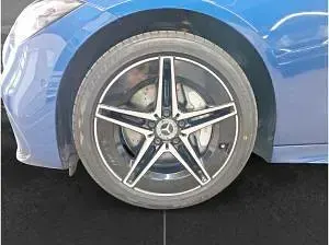 Gebraucht Mercedes C300 197 PS (144 kW) 2024 Blau Kombi