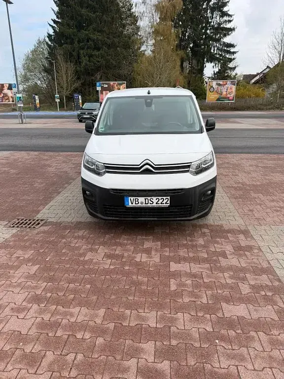 Gebraucht Citroën Berlingo 99 PS (72 kW) 2018 Weiß Van / Kleinbus
