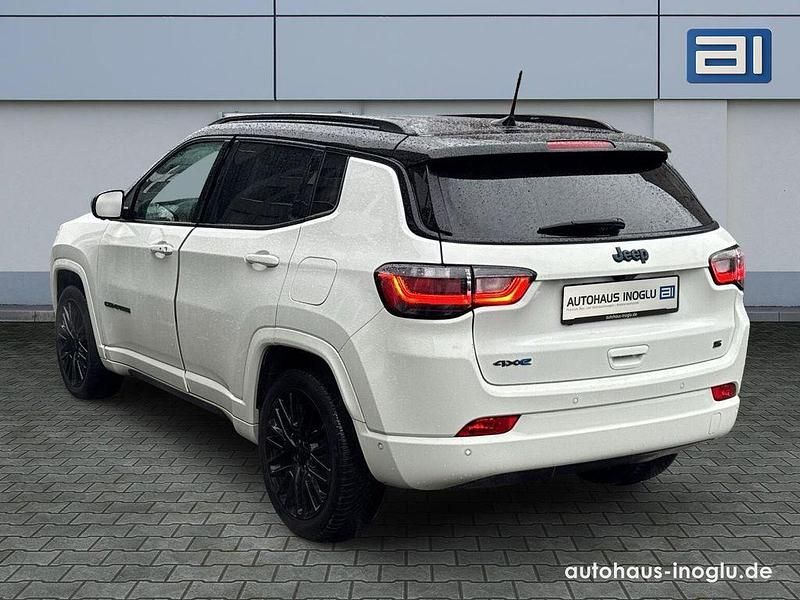Gebraucht Jeep Compass 179 PS (131 kW) 2022 Alpine white (vr296) SUV