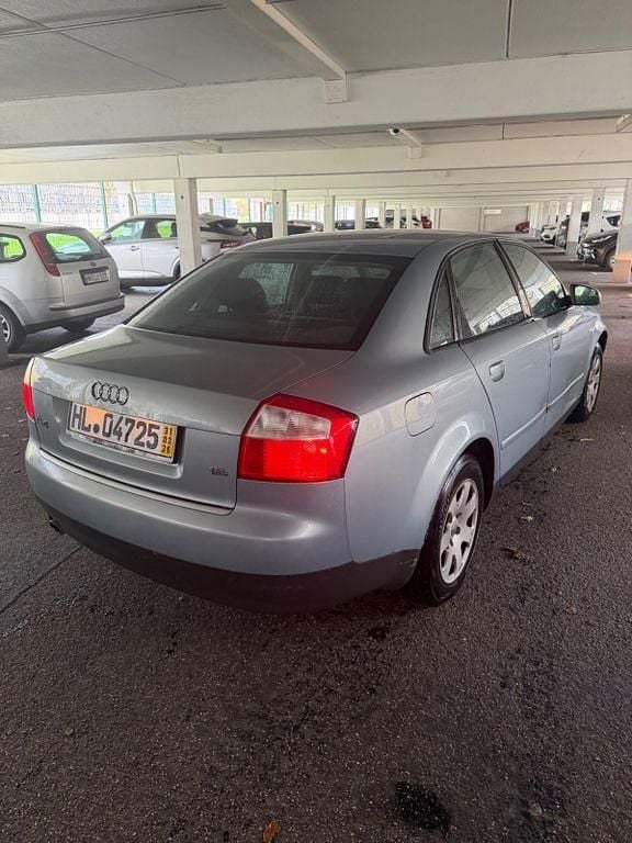 Gebraucht Audi A4 102 PS (75 kW) 2002 Blau Limousine