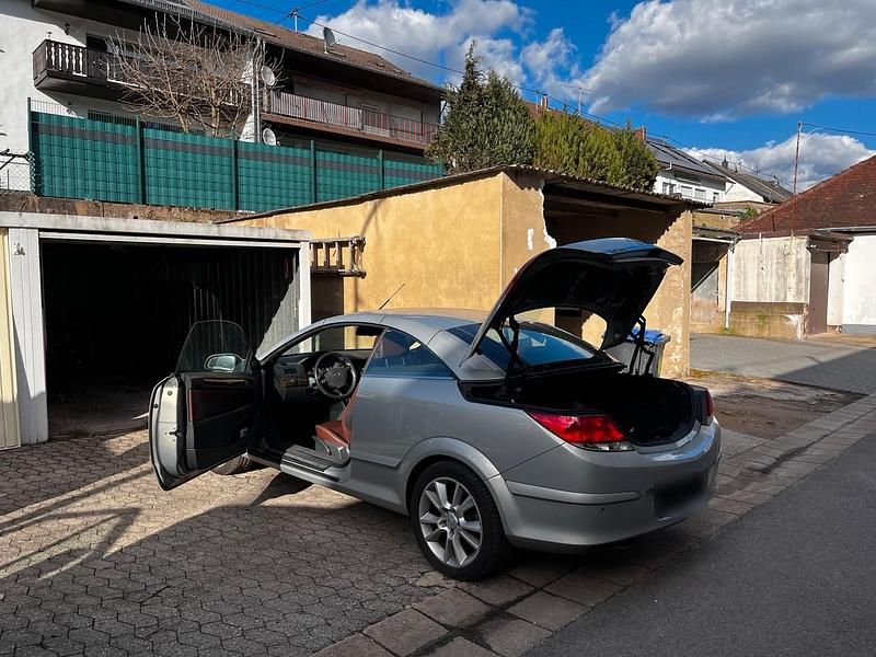 Gebraucht Opel Astra Cabriolet 110 PS (80 kW) 2007 Silber Cabrio