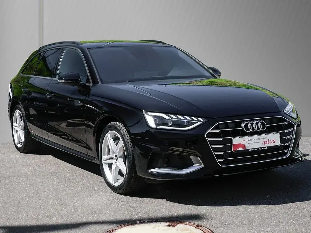 Second-hand Audi A4 Advanced Plus 204 CP (150 kW) 2023 Negru Break