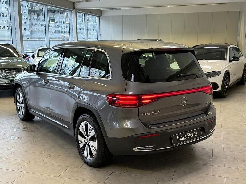 Gebraucht Mercedes EQB300 Progressive 167 kW (228 PS) 2024 Grau SUV