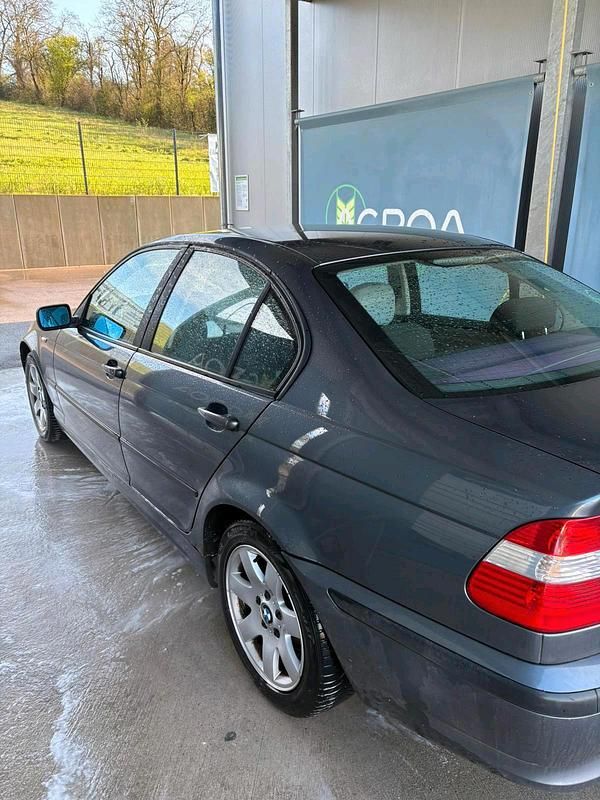 Gebraucht BMW 318 143 PS (105 kW) 2002 Andere farben Limousine
