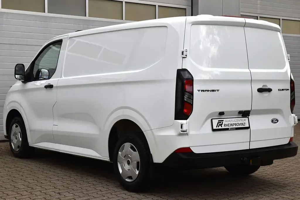 Gebraucht Ford Transit Custom 110 PS (80 kW) 2024 Weiß Van / Kleinbus