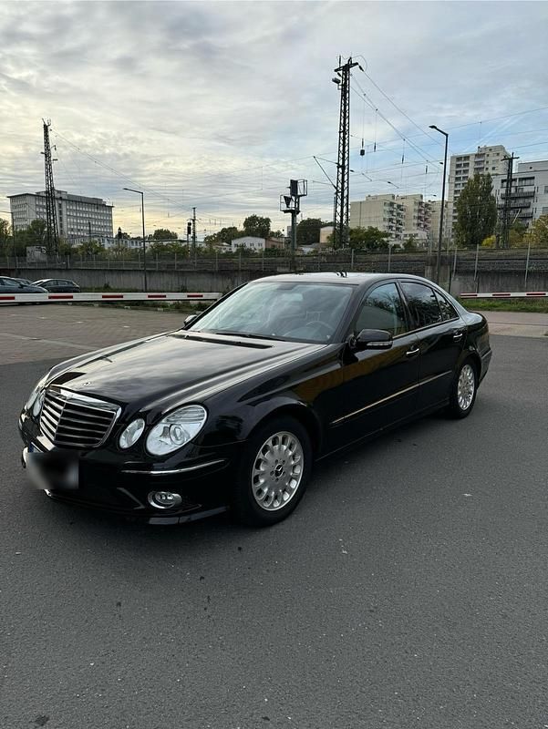 Gebraucht Mercedes E350 Avantgarde 272 PS (200 kW) 2007 Schwarz Limousine