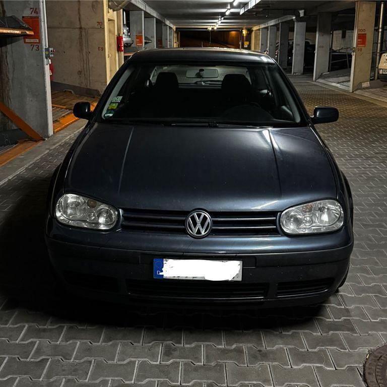 Grau Gebraucht 2002 VW Golf IV Limousine | 1.000 € (Guter Preis) - Bild 1/4