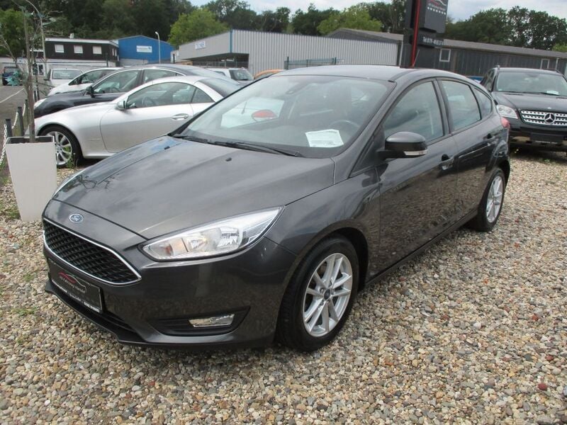 Grau Gebraucht 2019 Ford Focus Business Edition Limousine | 10.999 € (Guter Preis) - Bild 1/4