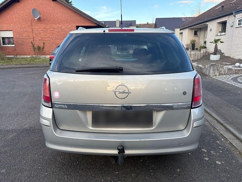 Gebraucht Opel Astra 105 PS (77 kW) 2005 Silber Kombi