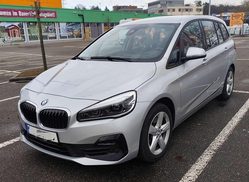 Gebraucht BMW 218 Advantage 150 PS (110 kW) 2020 Grau Van / Kleinbus