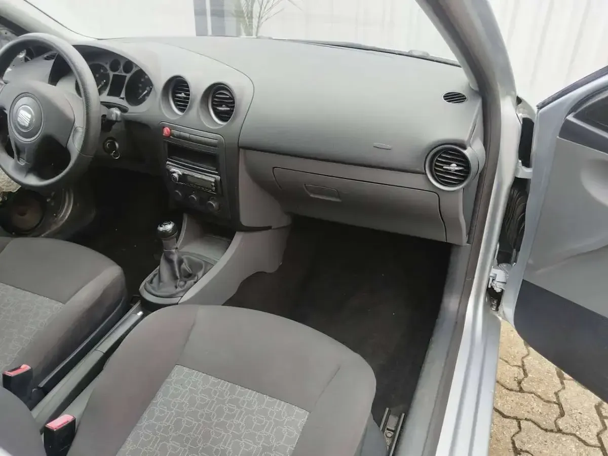 Gebraucht Seat Ibiza Reference 86 PS (63 kW) 2009 Luna grey Kleinwagen